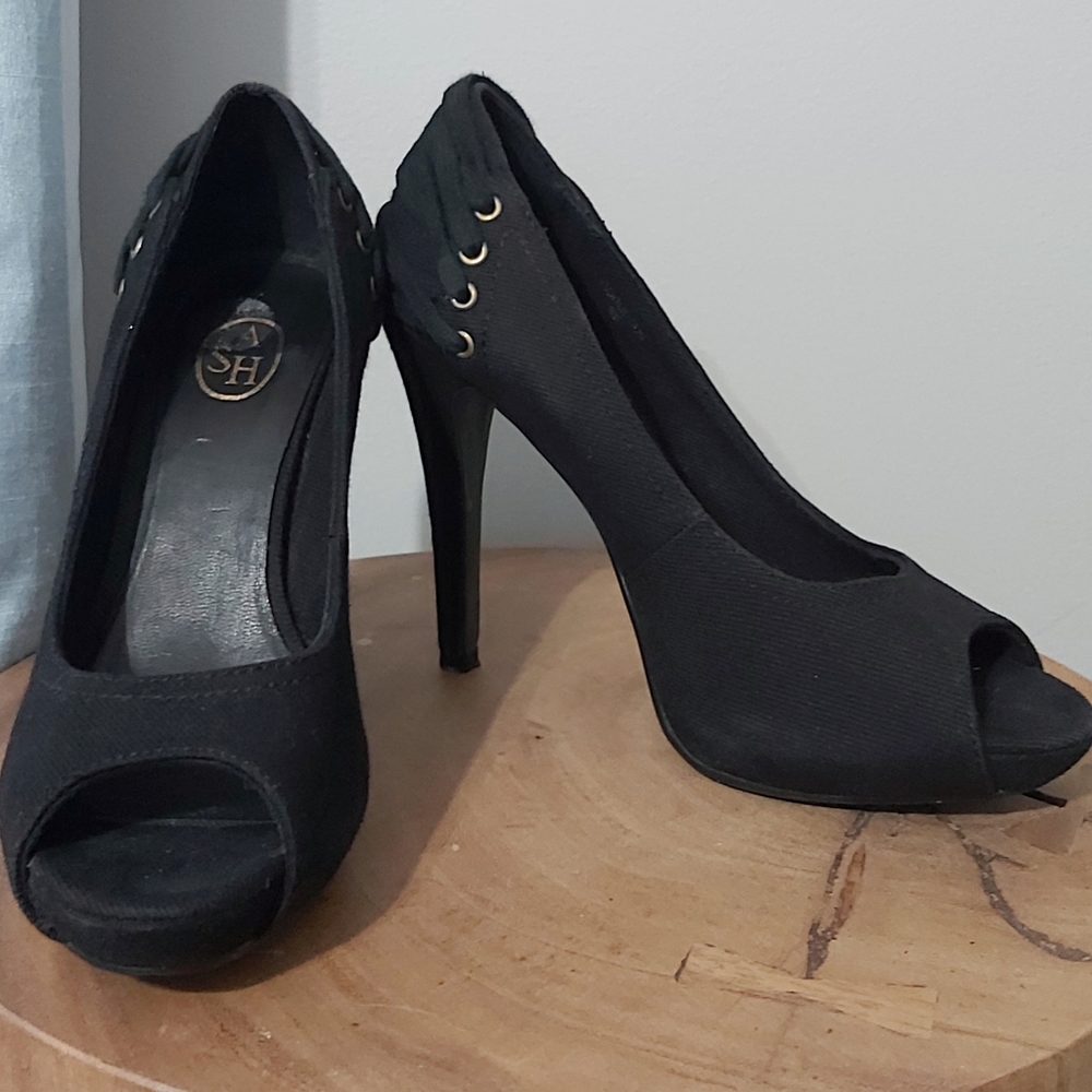 Black ASH open toed pumps